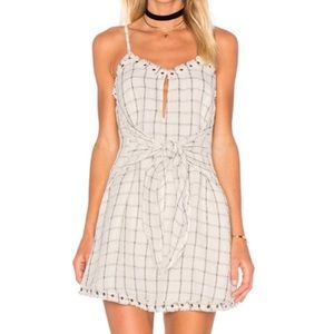 🌟ISO: TULAROSA MAEVE DRESS IN NATURAL, L OR XL🌟